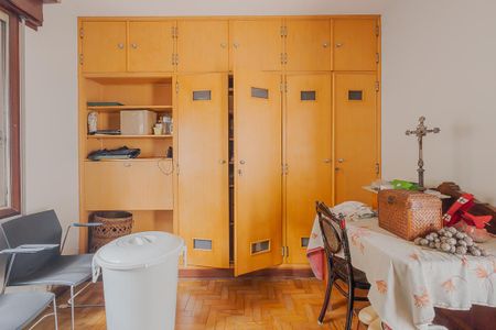 Casa à venda com 232m², 6 quartos e 1 vagaEdícula