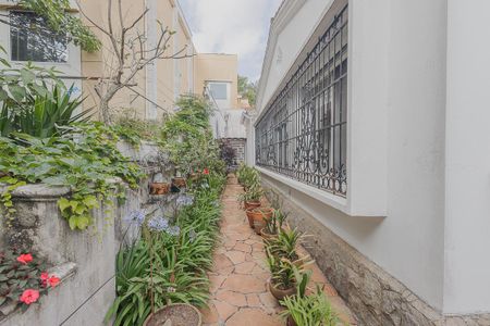 Casa à venda com 232m², 6 quartos e 1 vagaEntrada