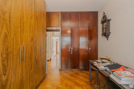Casa à venda com 232m², 6 quartos e 1 vagaEscritório