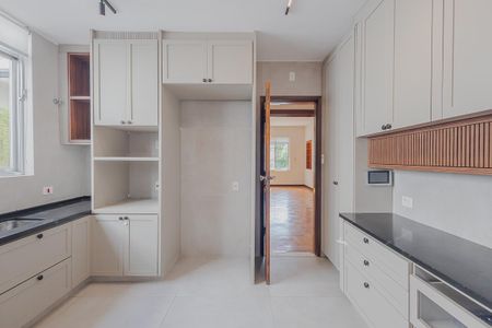 Casa à venda com 232m², 6 quartos e 1 vagaCozinha