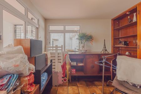 Casa à venda com 232m², 6 quartos e 1 vagaÁrea de Serviço