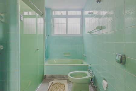 Casa à venda com 232m², 6 quartos e 1 vagaBanheiro 2