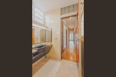 Casa à venda com 232m², 6 quartos e 1 vagaBanheiro