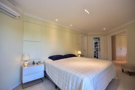 Apartamento à venda com 228m², 3 quartos e 4 vagasSuíte 3