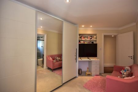 Apartamento à venda com 228m², 3 quartos e 4 vagasSuíte 1