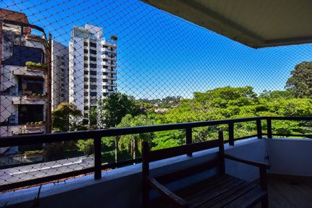 Apartamento à venda com 228m², 3 quartos e 4 vagasVaranda