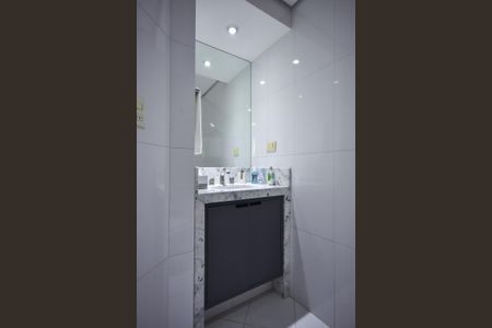 Apartamento à venda com 228m², 3 quartos e 4 vagasBanheiro 2 da Suíte  3