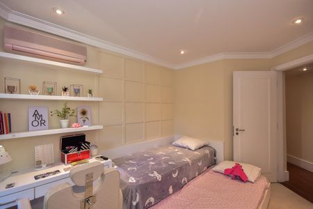 Apartamento à venda com 228m², 3 quartos e 4 vagasSuíte 2