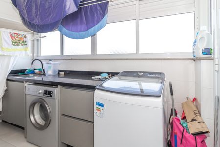 Apartamento para alugar com 230m², 3 quartos e 4 vagasÁrea de Serviço