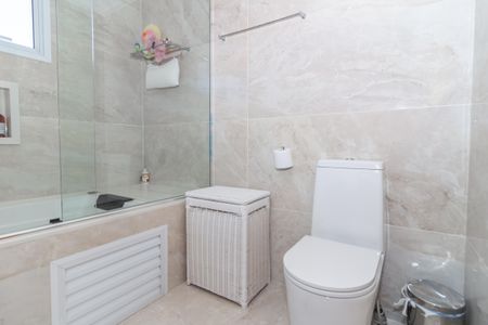 Apartamento para alugar com 230m², 3 quartos e 4 vagasBanheiro 2 da Suíte 1