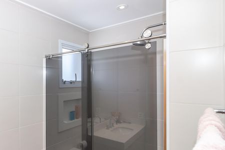Apartamento para alugar com 230m², 3 quartos e 4 vagasBanheiro 1 da Suíte 1