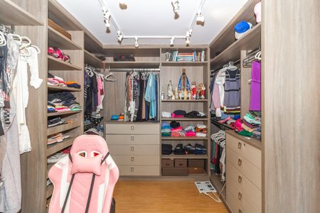 Apartamento para alugar com 230m², 3 quartos e 4 vagasCloset da suíte 1