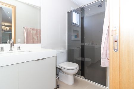 Apartamento para alugar com 230m², 3 quartos e 4 vagasBanheiro 1 da Suíte 1