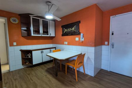 Apartamento à venda com 198m², 4 quartos e 2 vagasCozinha
