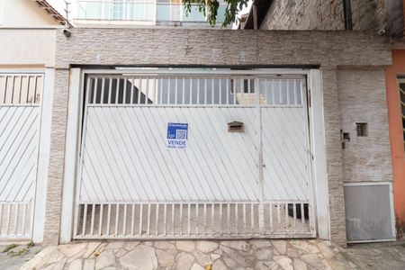 Casa à venda com 125m², 3 quartos e 4 vagasFachada