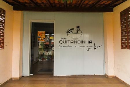 Casa de condomínio para alugar com 90m², 2 quartos e 4 vagas Casa de condomínio para alugar com 90m², 2 quartos e 4 vagasMini Mercado