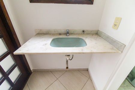 Casa de condomínio para alugar com 90m², 2 quartos e 4 vagas Casa de condomínio para alugar com 90m², 2 quartos e 4 vagasBanheiro da Suíte