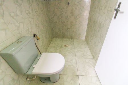 Casa de condomínio para alugar com 90m², 2 quartos e 4 vagas Casa de condomínio para alugar com 90m², 2 quartos e 4 vagasBanheiro da Suíte