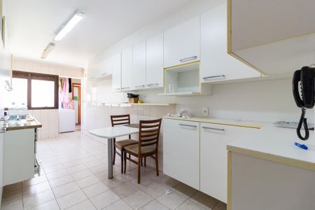 Apartamento à venda com 156m², 3 quartos e 2 vagasCozinha