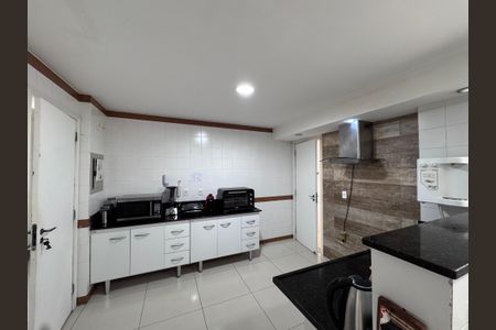 Apartamento à venda com 177m², 3 quartos e 3 vagas Cozinha e Área de Serviço