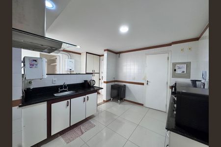 Apartamento à venda com 177m², 3 quartos e 3 vagas Cozinha e Área de Serviço
