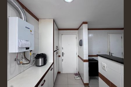 Apartamento à venda com 177m², 3 quartos e 3 vagas Cozinha e Área de Serviço