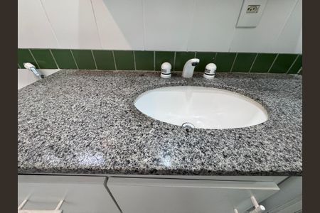 Apartamento à venda com 177m², 3 quartos e 3 vagasSuíte 1 - Banheiro