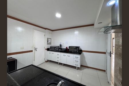 Apartamento à venda com 177m², 3 quartos e 3 vagas Cozinha e Área de Serviço