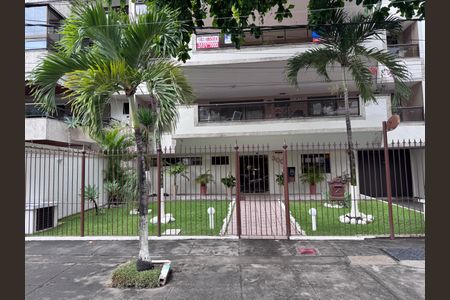 Apartamento à venda com 177m², 3 quartos e 3 vagasFachada