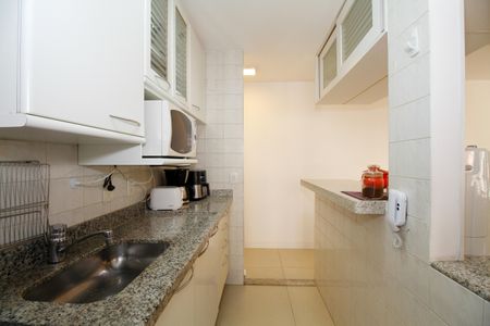 Apartamento à venda com 63m², 2 quartos e 2 vagasCozinha