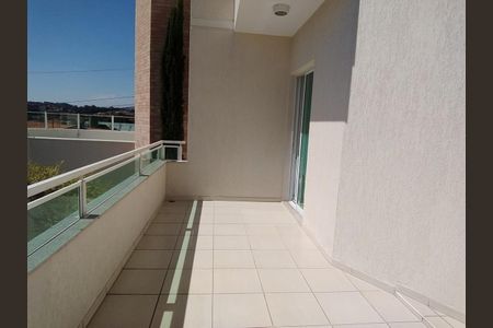 Casa à venda com 220m², 3 quartos e 3 vagas