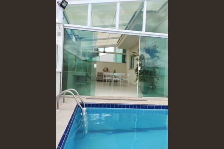 Casa à venda com 220m², 3 quartos e 3 vagas