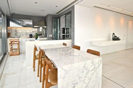 Apartamento à venda com 286m², 3 quartos e 4 vagas