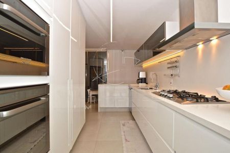 Apartamento à venda com 286m², 3 quartos e 4 vagas