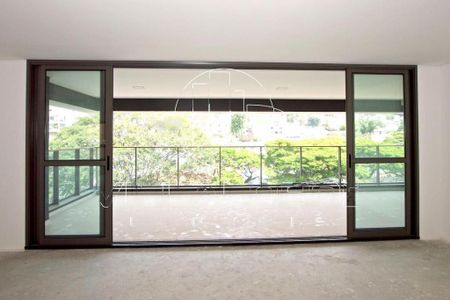 Apartamento à venda com 203m², 4 quartos e 3 vagas