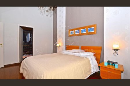 Casa à venda com 403m², 4 quartos e 6 vagas