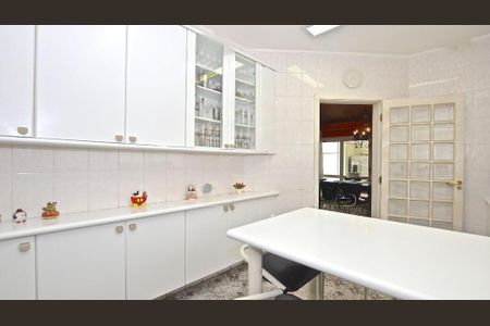 Casa à venda com 403m², 4 quartos e 6 vagas