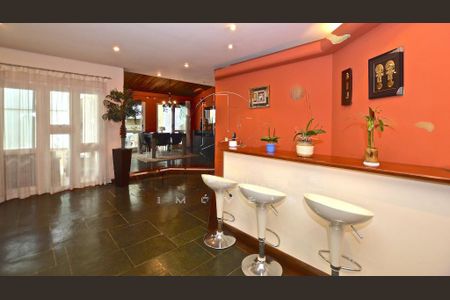 Casa à venda com 403m², 4 quartos e 6 vagas