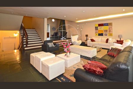 Casa à venda com 403m², 4 quartos e 6 vagas