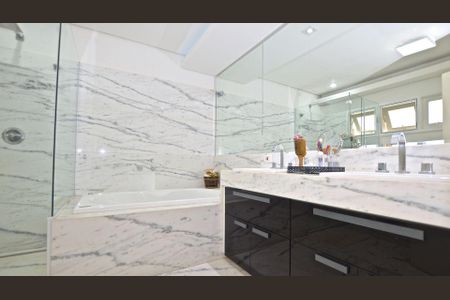 Casa à venda com 403m², 4 quartos e 6 vagas