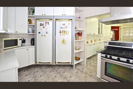 Casa à venda com 403m², 4 quartos e 6 vagas