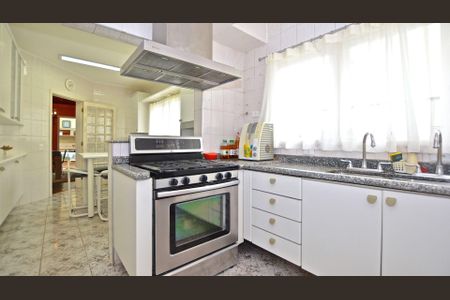 Casa à venda com 403m², 4 quartos e 6 vagas