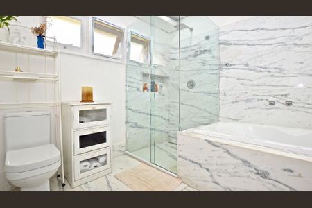 Casa à venda com 403m², 4 quartos e 6 vagas