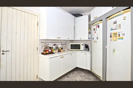 Casa à venda com 403m², 4 quartos e 6 vagas