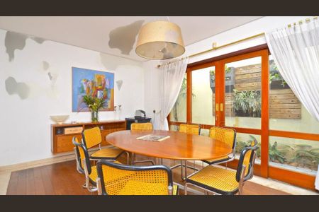 Casa à venda com 400m², 4 quartos e sem vaga