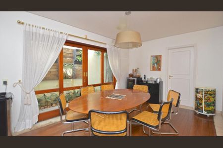 Casa à venda com 400m², 4 quartos e sem vaga