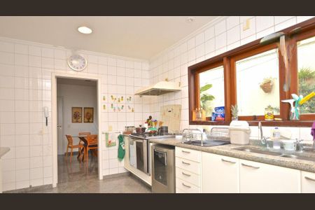 Casa à venda com 400m², 4 quartos e sem vaga