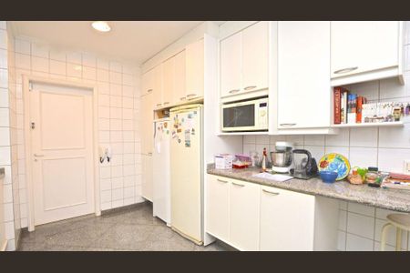 Casa à venda com 400m², 4 quartos e sem vaga