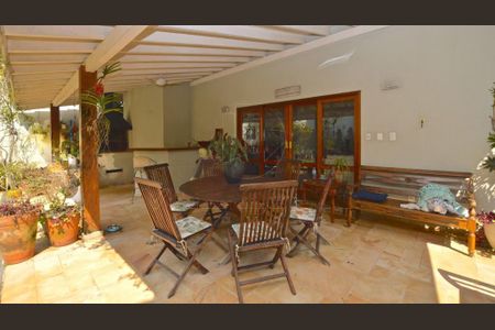 Casa à venda com 400m², 4 quartos e sem vaga