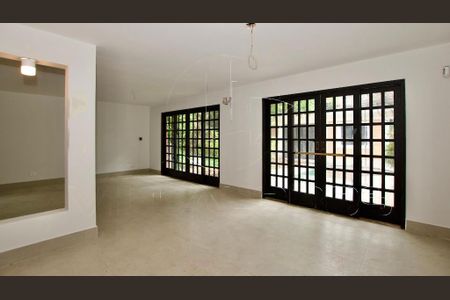 Casa à venda com 215m², 3 quartos e 2 vagas